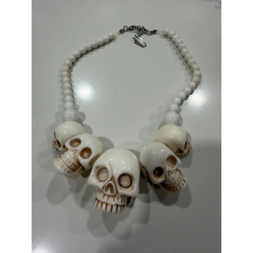 Vintage Halloween Kreepsville Skeleton Skull Necklace Chunky White Costume